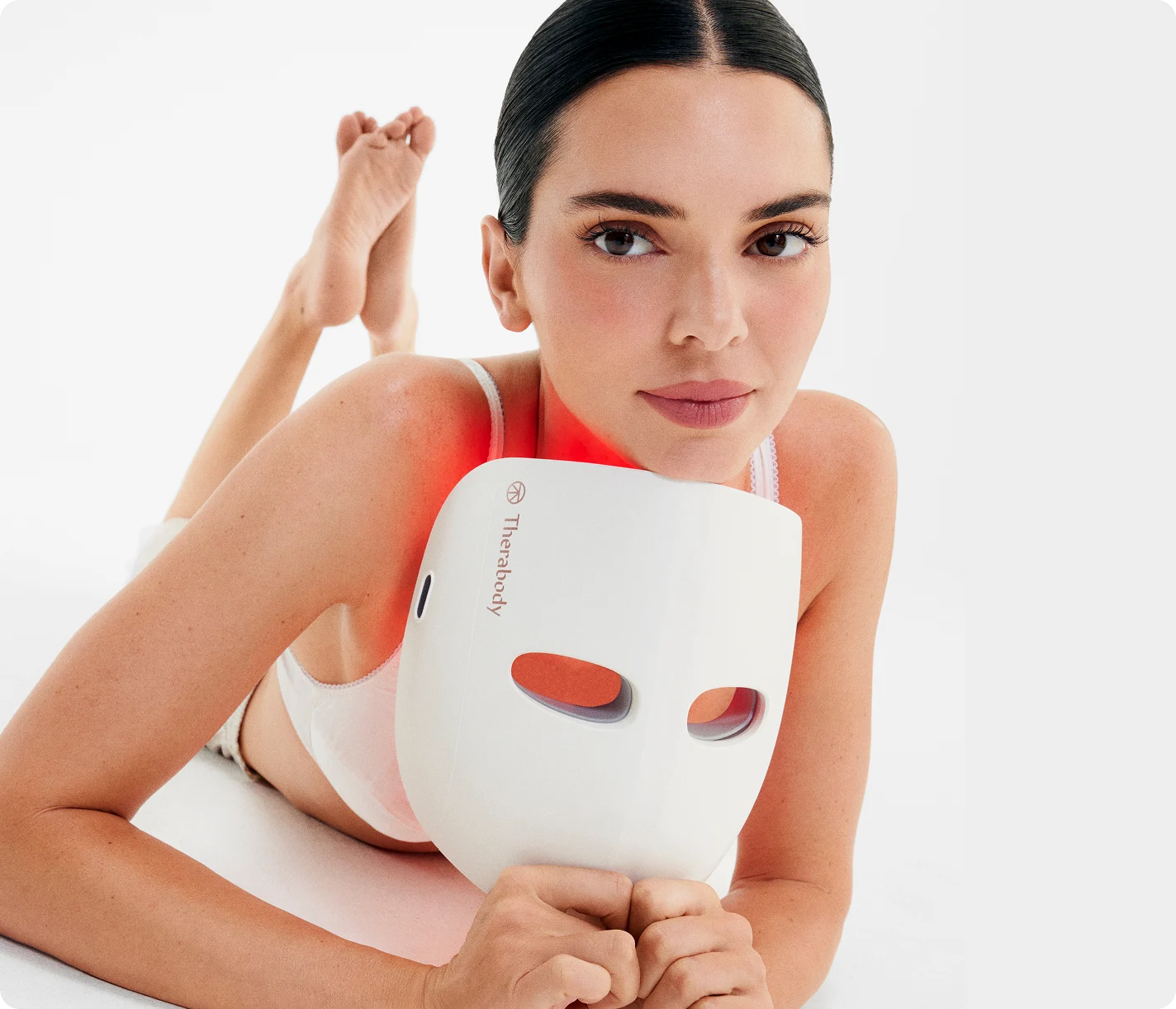 The POREnist in Glow ラディアントマスク TheraFace Mask Glo | Clinically Proven LED Mask by Therabody